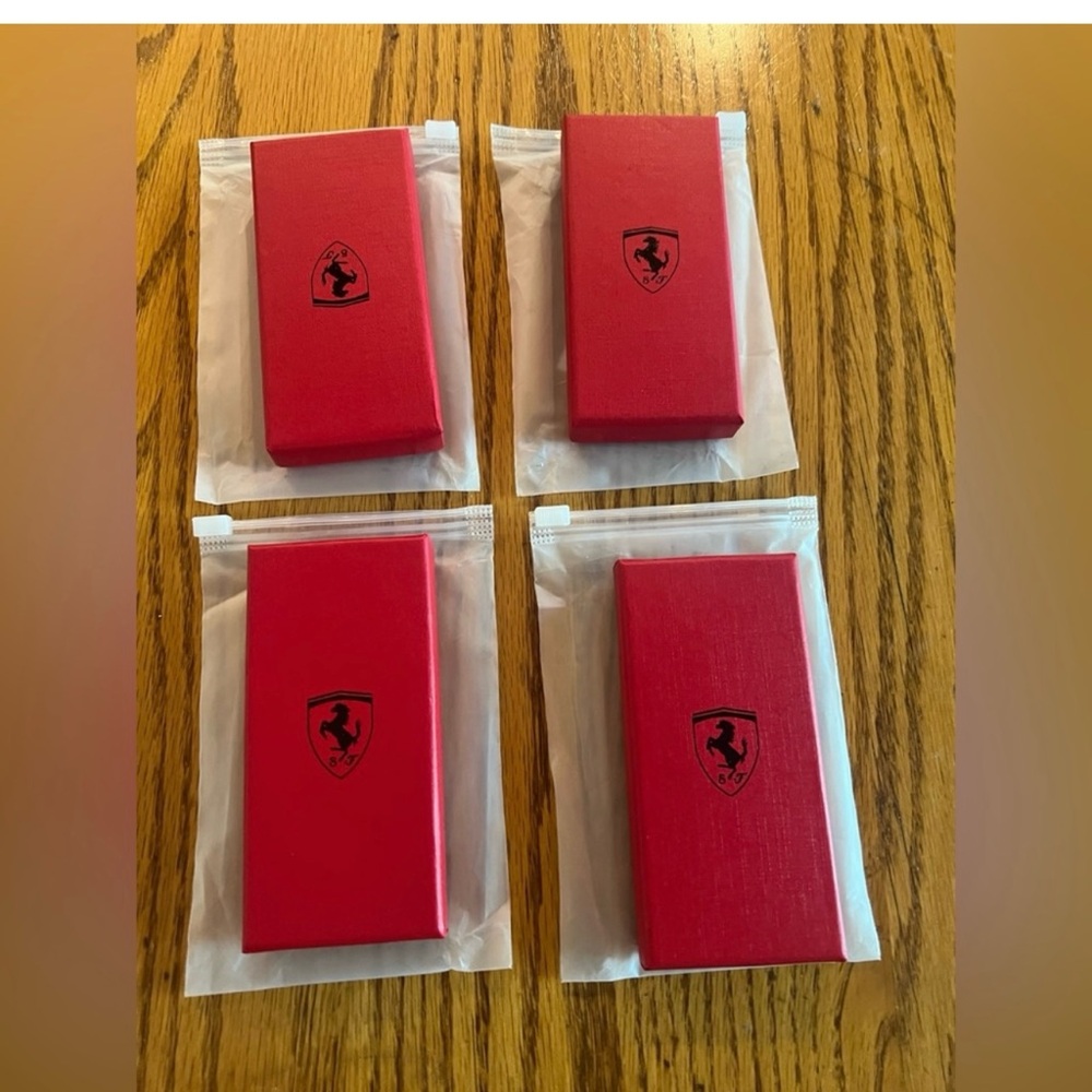 Scuderia Ferrari Yellow and Black Keychain Collection - Picture 2 of 3